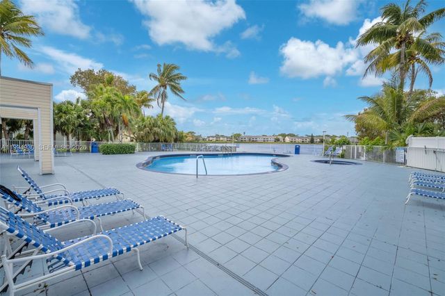 3437 NW 44th St 107, Oakland Park, FL 33309