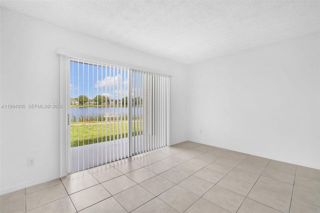 3437 NW 44th St 107, Oakland Park, FL 33309