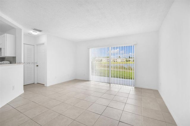 3437 NW 44th St 107, Oakland Park, FL 33309