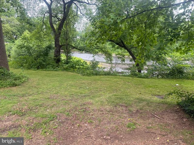 4667 N RIVER DR, Bensalem, PA 19020