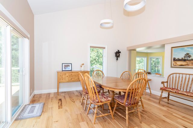 712 Colleen Court, Grants Pass, OR 97527
