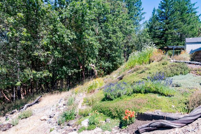 712 Colleen Court, Grants Pass, OR 97527