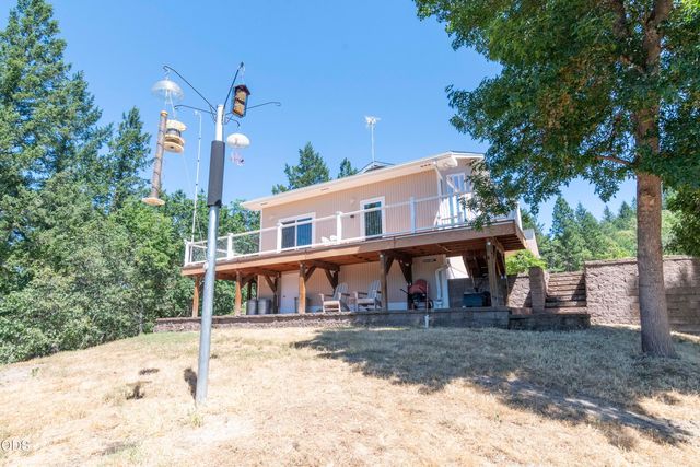 712 Colleen Court, Grants Pass, OR 97527