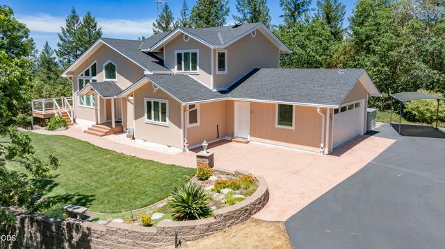712 Colleen Court, Grants Pass, OR 97527