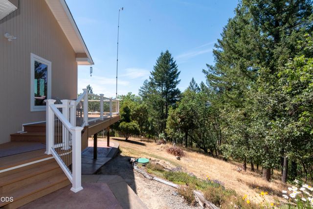712 Colleen Court, Grants Pass, OR 97527