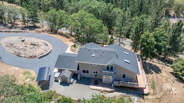 712 Colleen Court, Grants Pass, OR 97527