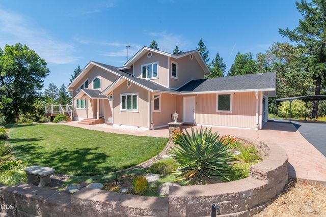 712 Colleen Court, Grants Pass, OR 97527