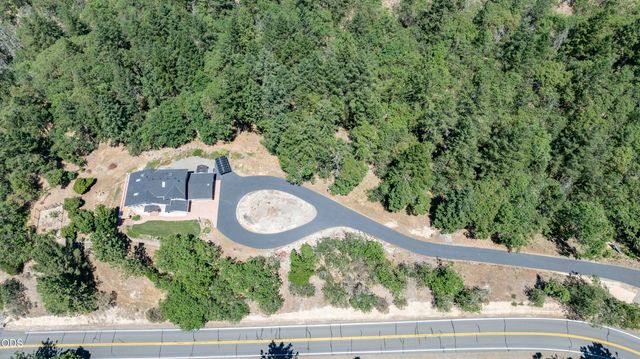 712 Colleen Court, Grants Pass, OR 97527
