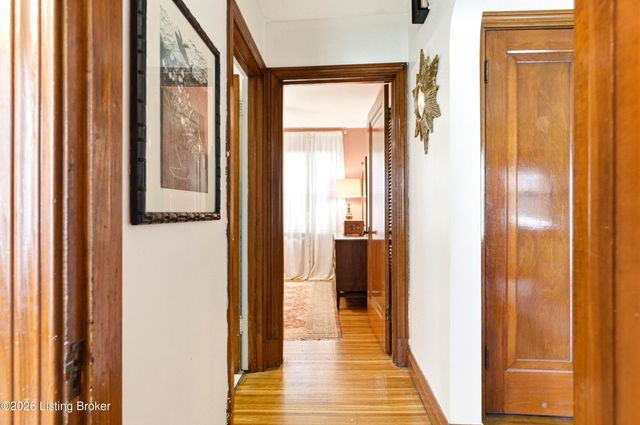 1048 Oakwood Ave, Louisville, KY 40215