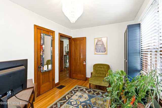 1048 Oakwood Ave, Louisville, KY 40215