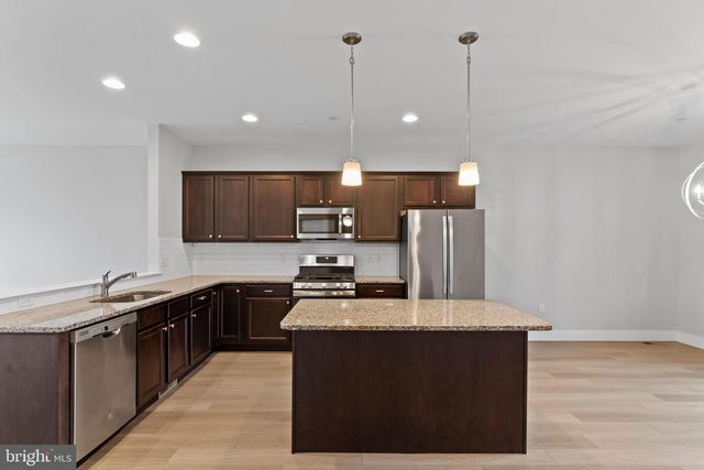 303 ESTATE DR, Mechanicsburg, PA 17055