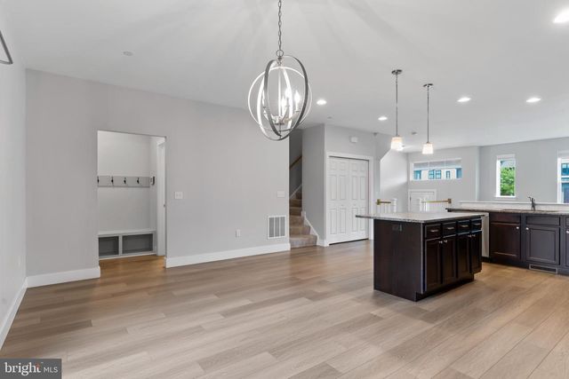 303 ESTATE DR, Mechanicsburg, PA 17055