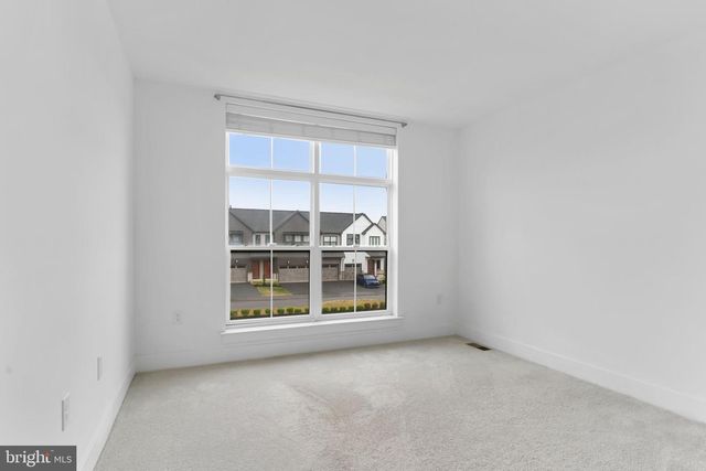 303 ESTATE DR, Mechanicsburg, PA 17055