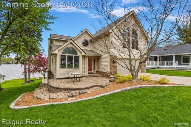 4521 Parnell Drive, Waterford Charter Township, MI 48346