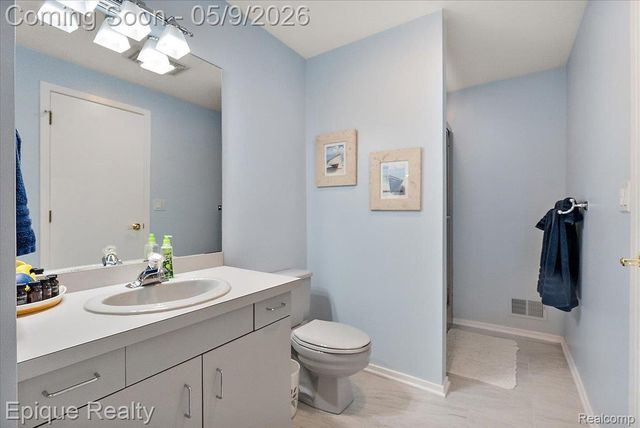 4521 Parnell Drive, Waterford Charter Township, MI 48346