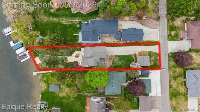 4521 Parnell Drive, Waterford Charter Township, MI 48346