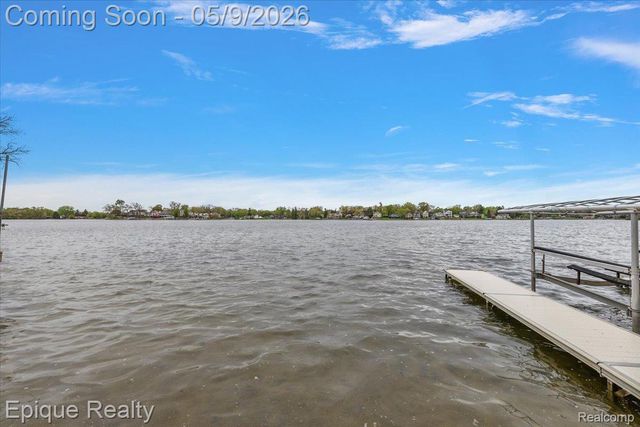 4521 Parnell Drive, Waterford Charter Township, MI 48346