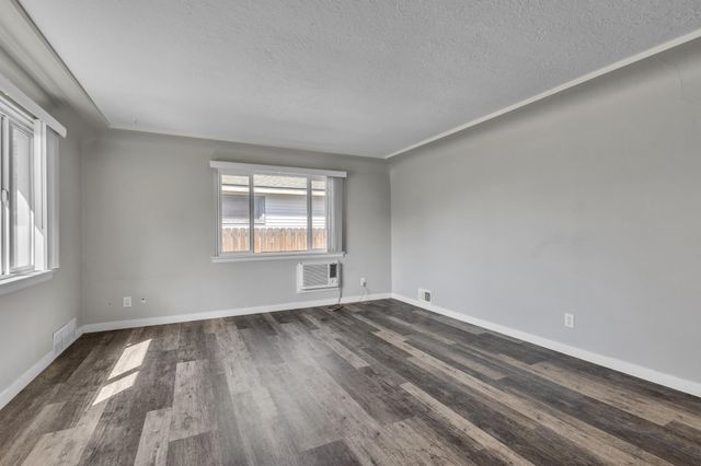 1007 E Walton Ave, Spokane, WA 99207