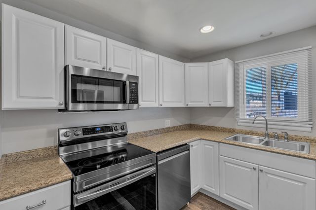 1007 E Walton Ave, Spokane, WA 99207