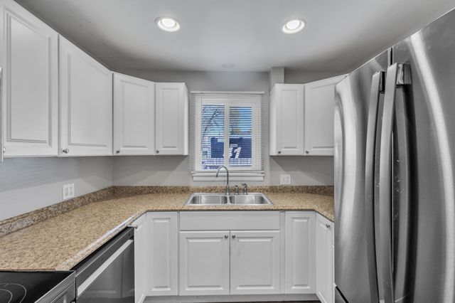 1007 E Walton Ave, Spokane, WA 99207