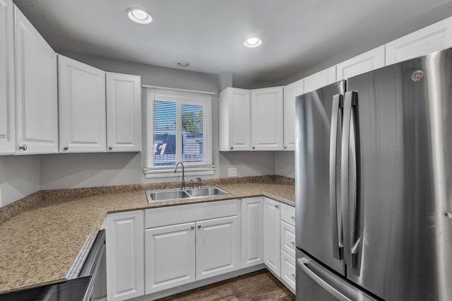 1007 E Walton Ave, Spokane, WA 99207