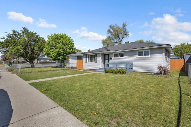 1007 E Walton Ave, Spokane, WA 99207