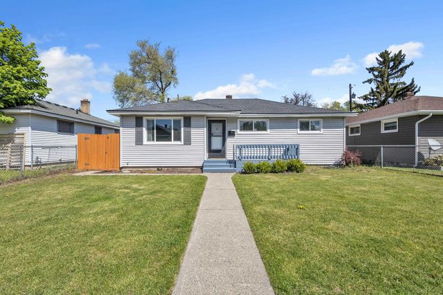 1007 E Walton Ave, Spokane, WA 99207