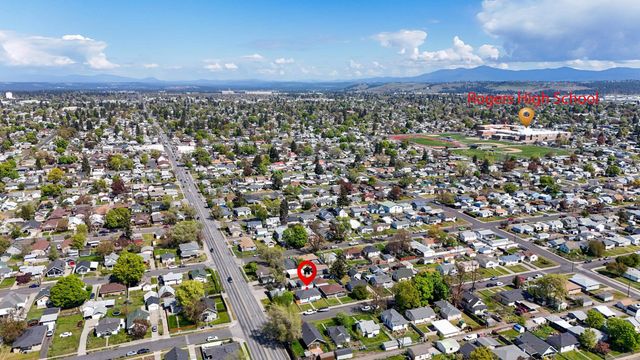 1007 E Walton Ave, Spokane, WA 99207