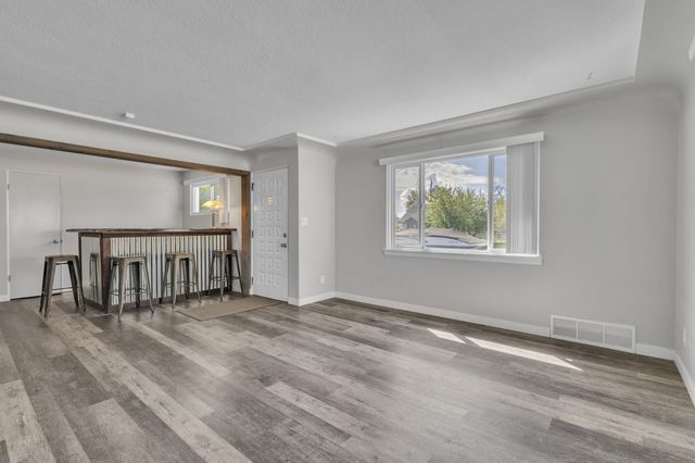 1007 E Walton Ave, Spokane, WA 99207