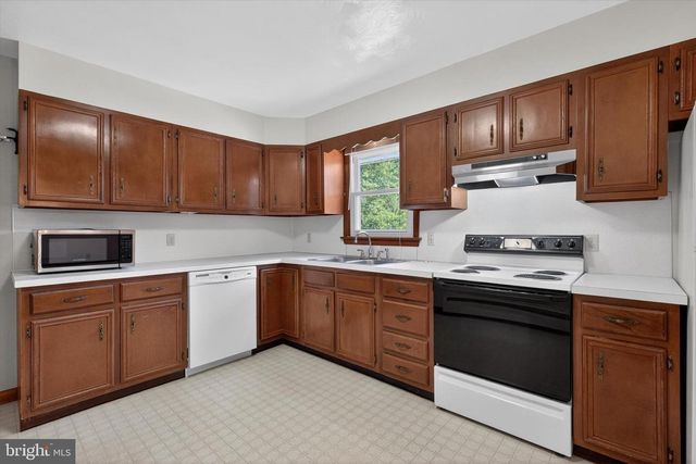 1441 HANEY DR, Harrisburg, PA 17109