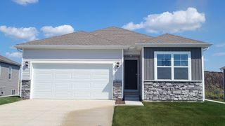 2621 SE Creekhill Way, West Des Moines, IA 50265