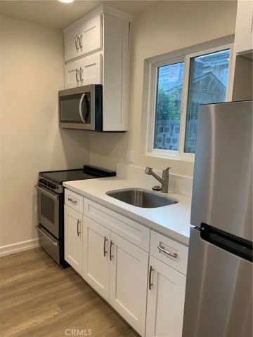 325 Sturtevant Dr., Sierra Madre, CA 91024
