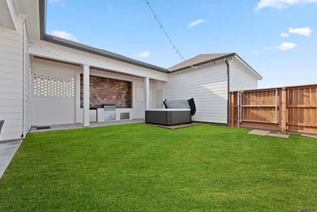 13236 Magnolia Square Dr, Baton Rouge, LA 70818