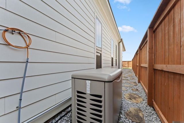 13236 Magnolia Square Dr, Baton Rouge, LA 70818