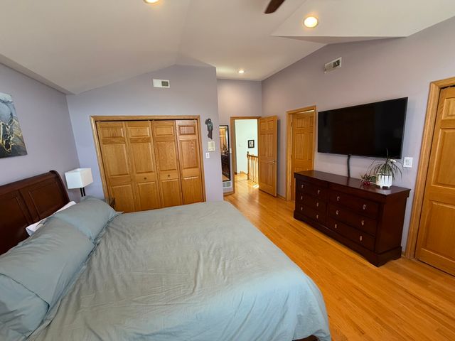 7533 W Carmen Avenue, Harwood Heights, IL 60706