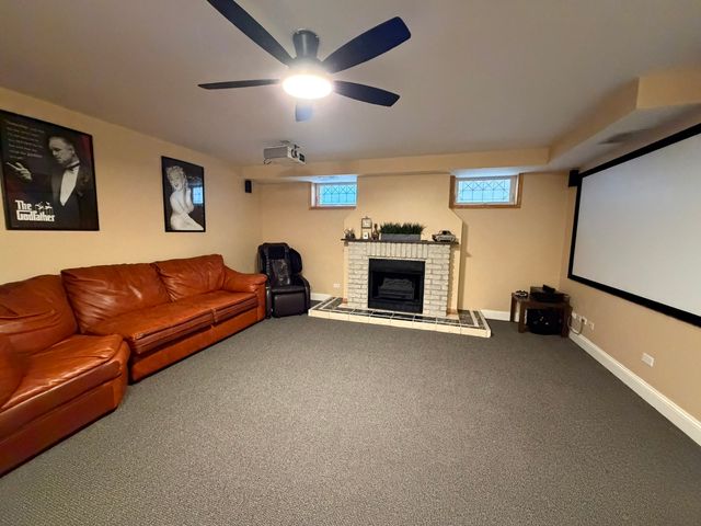 7533 W Carmen Avenue, Harwood Heights, IL 60706
