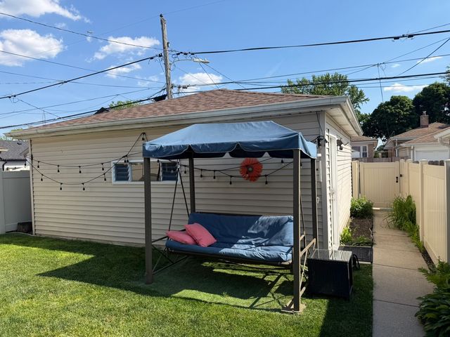7533 W Carmen Avenue, Harwood Heights, IL 60706