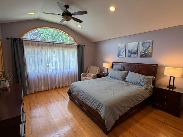 7533 W Carmen Avenue, Harwood Heights, IL 60706