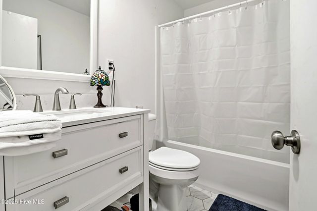 202 W Bedford Road, Wilmington, NC 28411