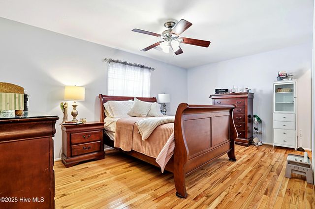 202 W Bedford Road, Wilmington, NC 28411