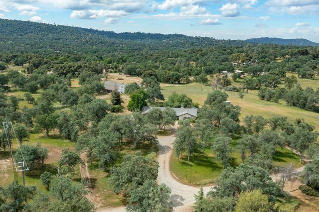 35009 Old Creek Road, Auberry, CA 93602