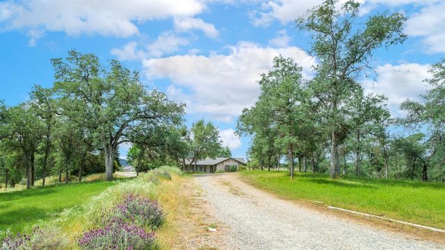 35009 Old Creek Road, Auberry, CA 93602