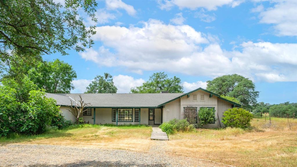 35009 Old Creek Road, Auberry, CA 93602