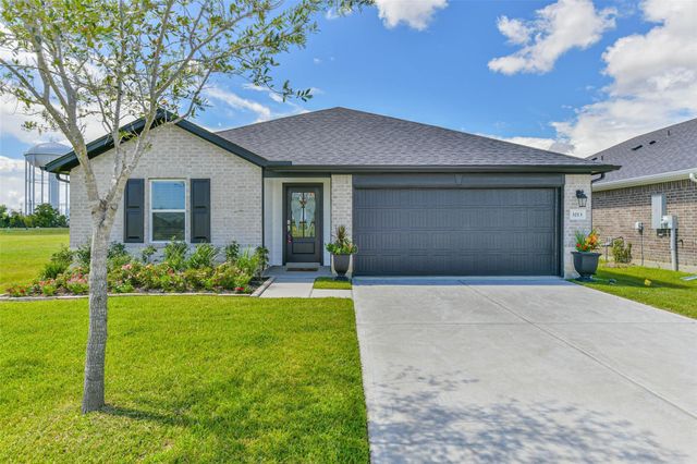 3213 Fig Tree Ln, Texas City, TX 77590