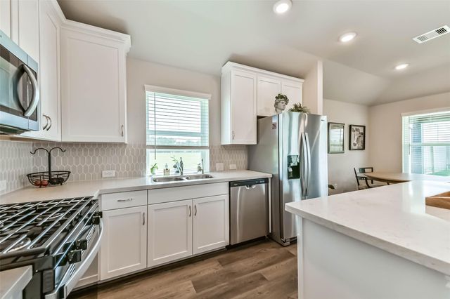 3213 Fig Tree Ln, Texas City, TX 77590