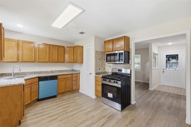 807 Highland Drive, Arlington, TX 76010