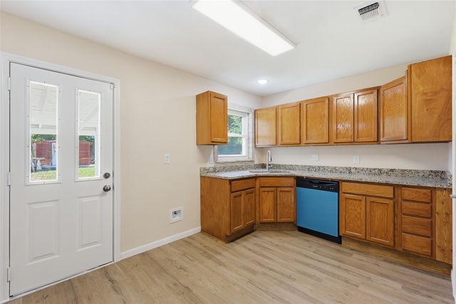 807 Highland Drive, Arlington, TX 76010
