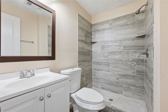 807 Highland Drive, Arlington, TX 76010