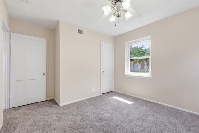 807 Highland Drive, Arlington, TX 76010
