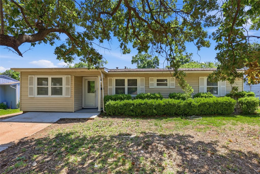 807 Highland Drive, Arlington, TX 76010